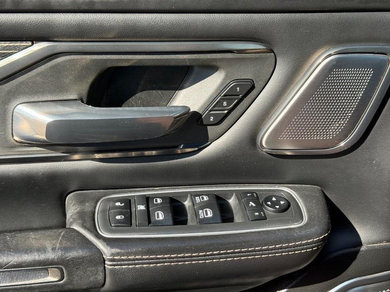 Ram 1500 Vehicle Full-screen Gallery Image 26