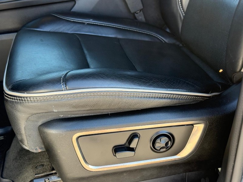 Ram 1500 Vehicle Full-screen Gallery Image 28