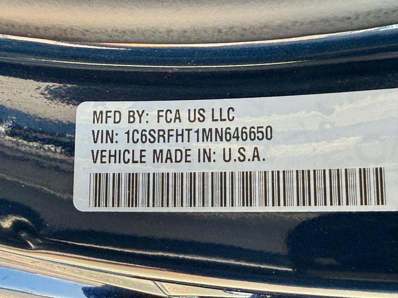 Ram 1500 Vehicle Full-screen Gallery Image 29