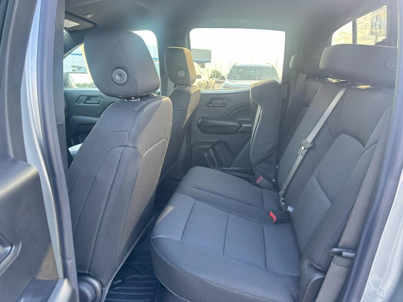 Chevrolet Colorado Vehicle Full-screen Gallery Image 4