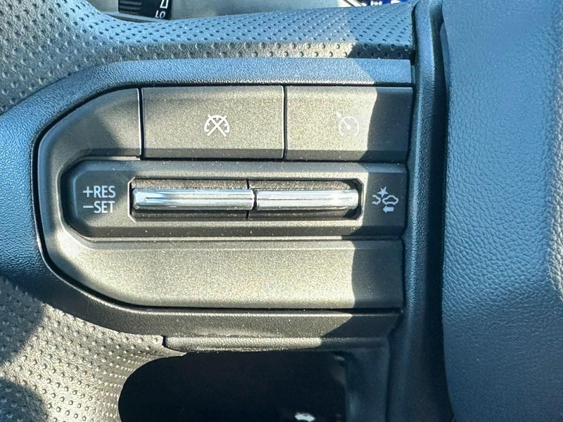 Chevrolet Colorado Vehicle Full-screen Gallery Image 11