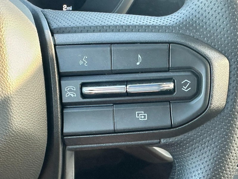 Chevrolet Colorado Vehicle Full-screen Gallery Image 12