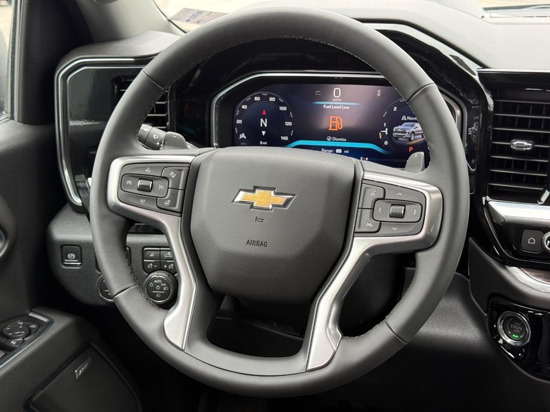 Chevrolet Silverado 1500 Vehicle Full-screen Gallery Image 9