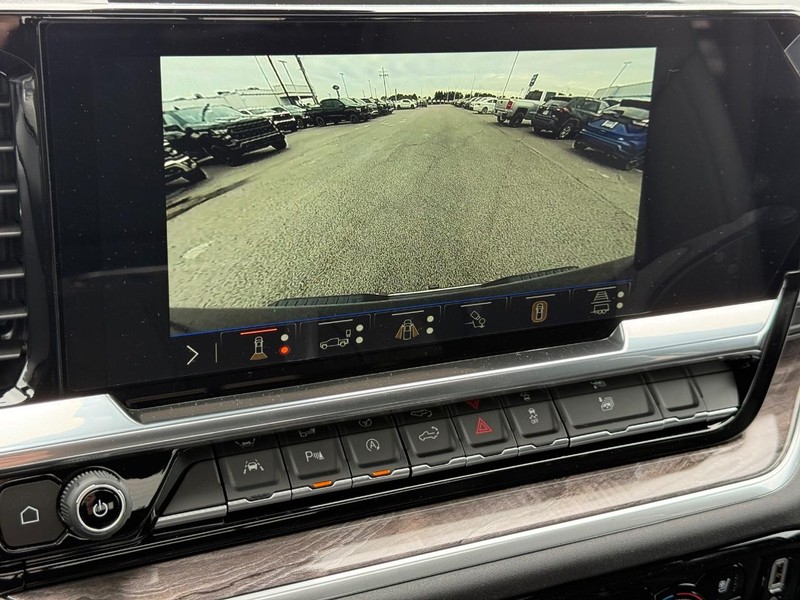 Chevrolet Silverado 1500 Vehicle Full-screen Gallery Image 13
