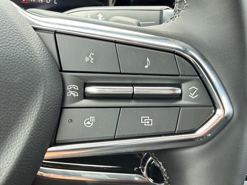 Chevrolet Equinox Vehicle Full-screen Gallery Image 9