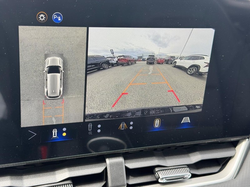 Chevrolet Equinox Vehicle Full-screen Gallery Image 12