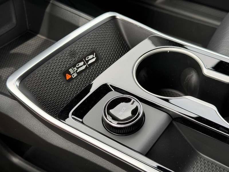 Chevrolet Equinox Vehicle Full-screen Gallery Image 14