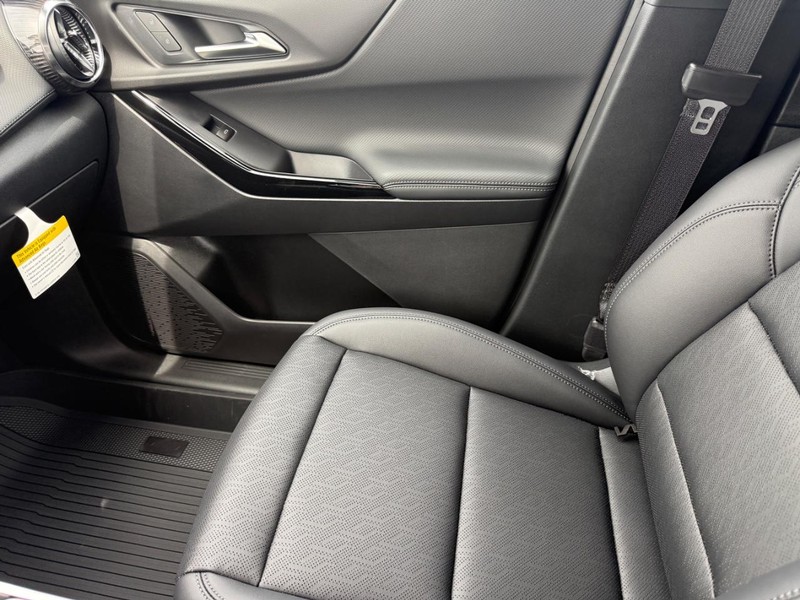 Chevrolet Equinox Vehicle Full-screen Gallery Image 15