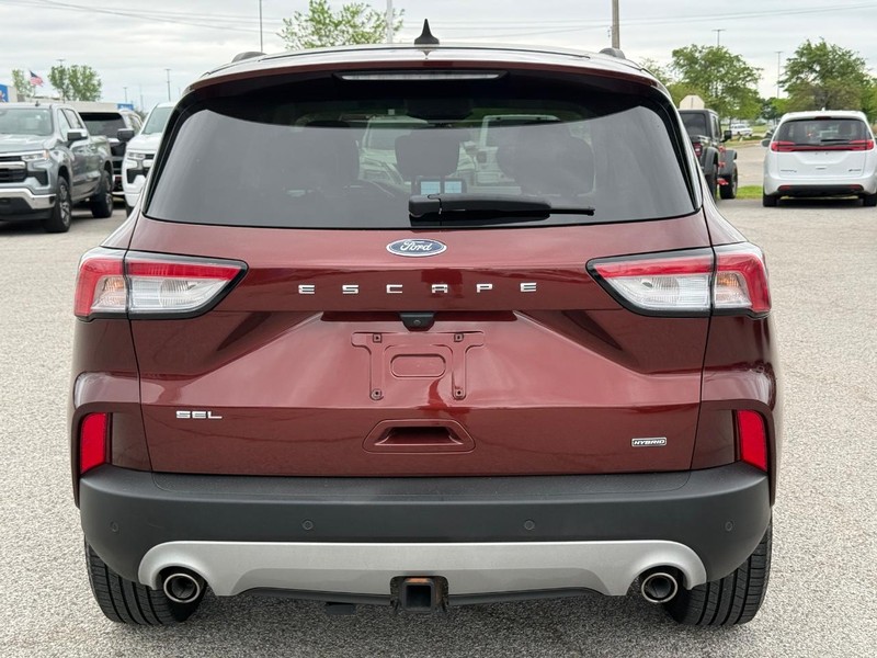Ford Escape Vehicle Full-screen Gallery Image 4