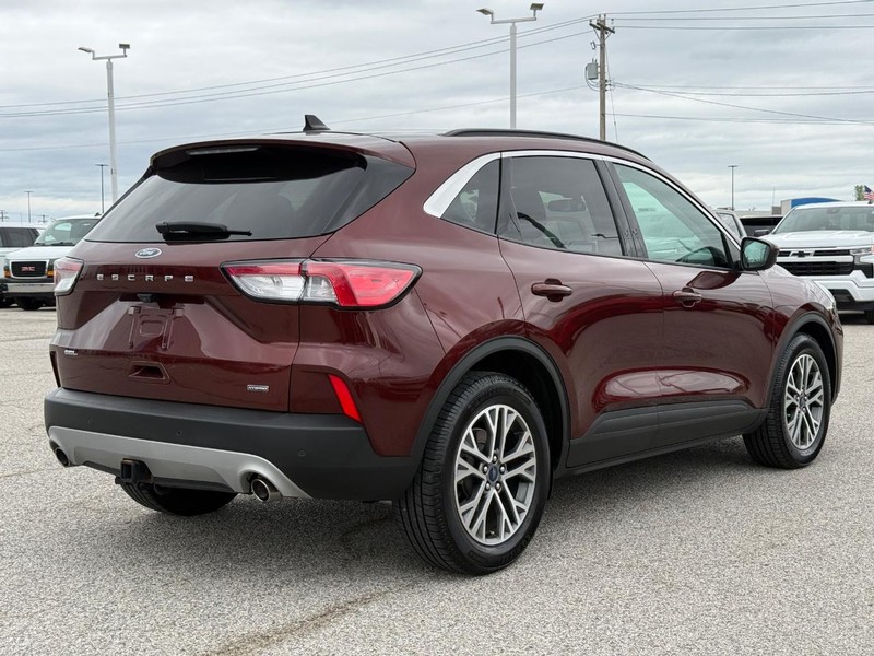 Ford Escape Vehicle Full-screen Gallery Image 5