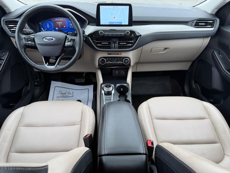 Ford Escape Vehicle Full-screen Gallery Image 12