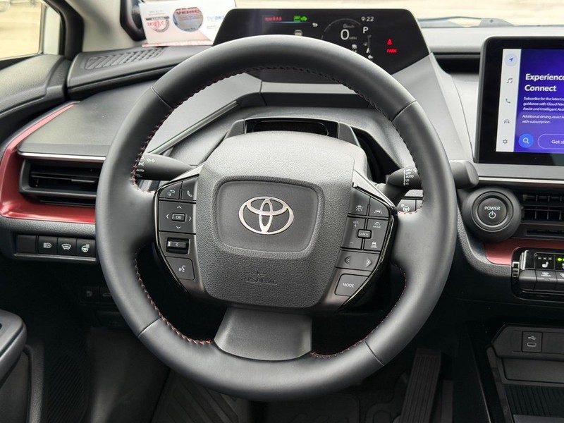 Toyota Prius Prime Vehicle Full-screen Gallery Image 13