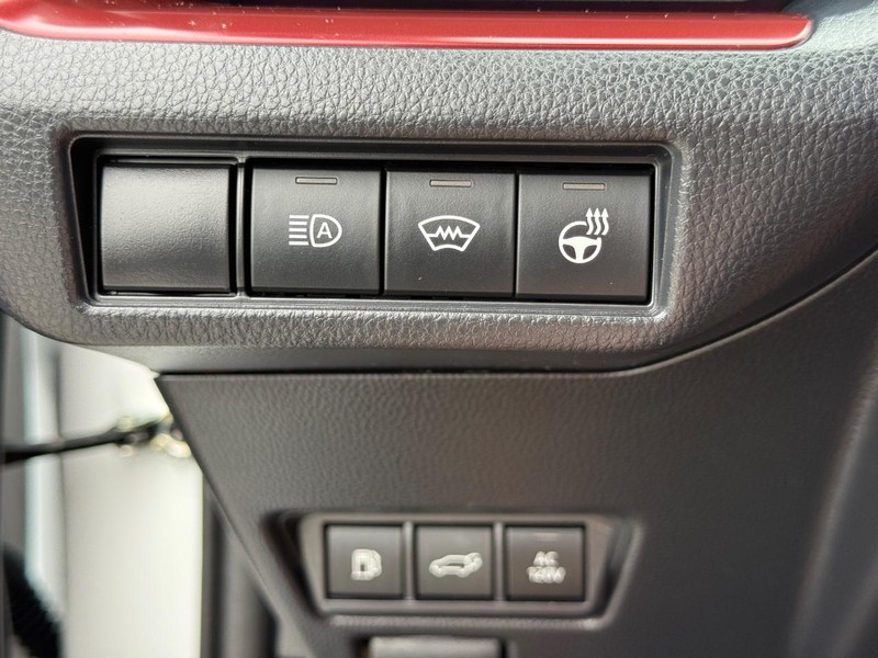 Toyota Prius Prime Vehicle Full-screen Gallery Image 23