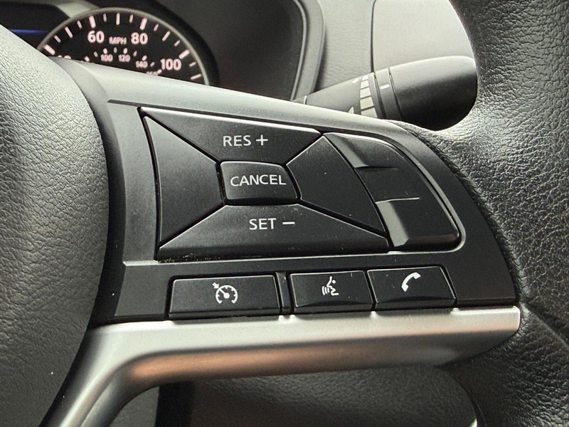 Nissan Altima Vehicle Full-screen Gallery Image 14