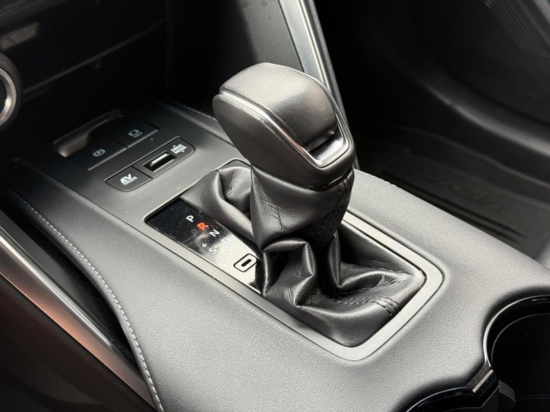 Toyota Venza Vehicle Full-screen Gallery Image 18