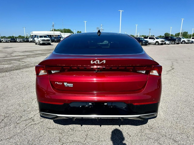 Kia K5 Vehicle Full-screen Gallery Image 4