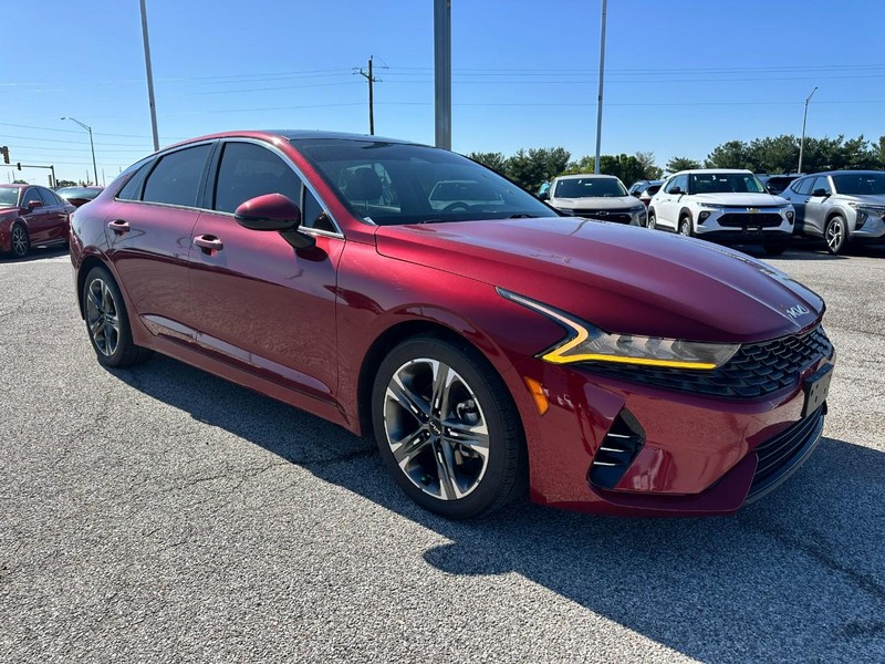 Kia K5 Vehicle Full-screen Gallery Image 8