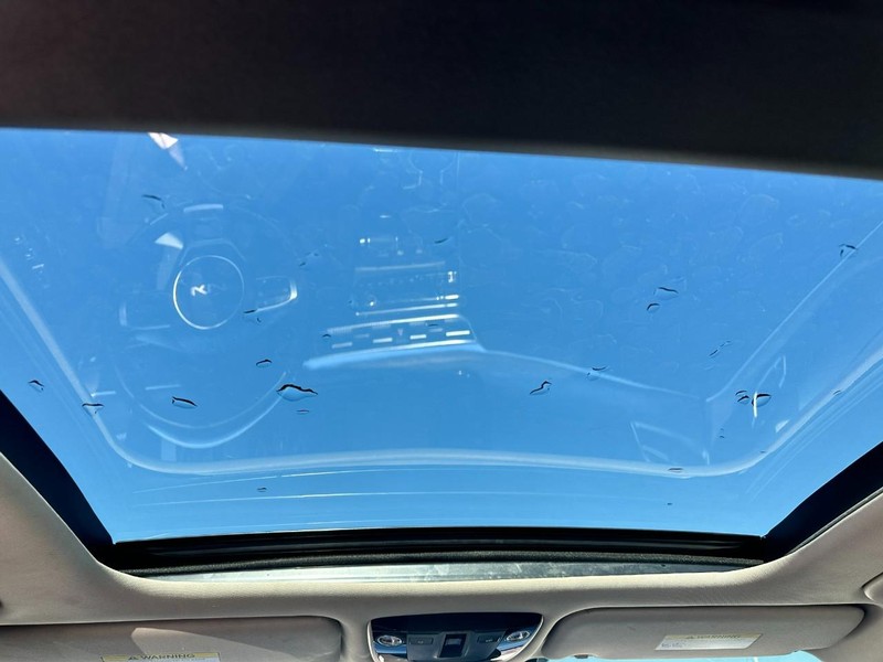 Kia K5 Vehicle Full-screen Gallery Image 11