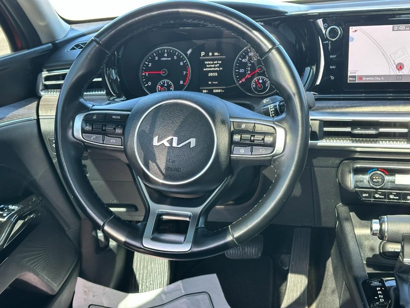 Kia K5 Vehicle Full-screen Gallery Image 13