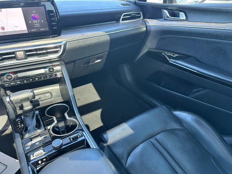 Kia K5 Vehicle Full-screen Gallery Image 16