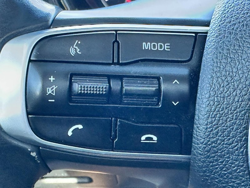 Kia K5 Vehicle Full-screen Gallery Image 19