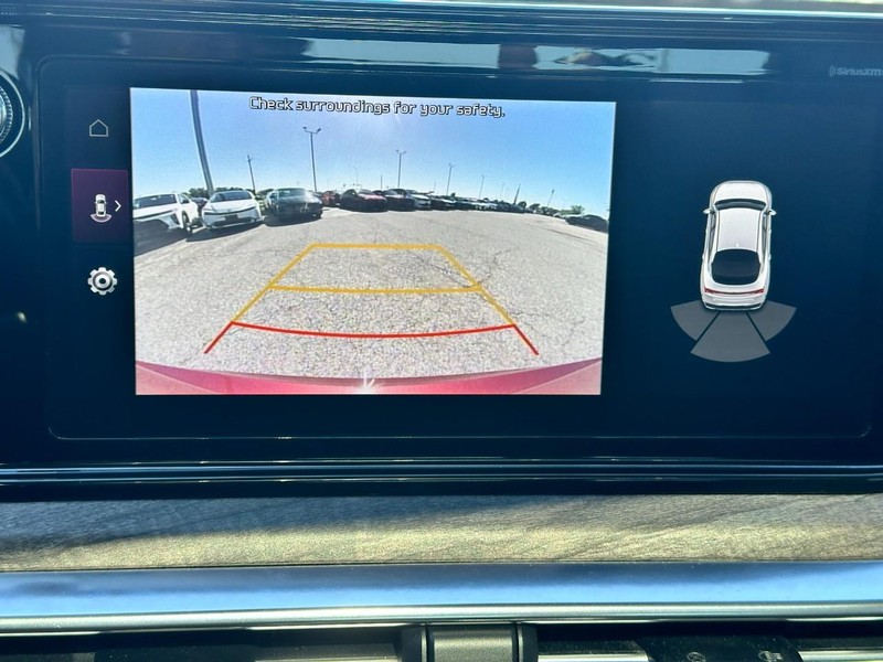 Kia K5 Vehicle Full-screen Gallery Image 23