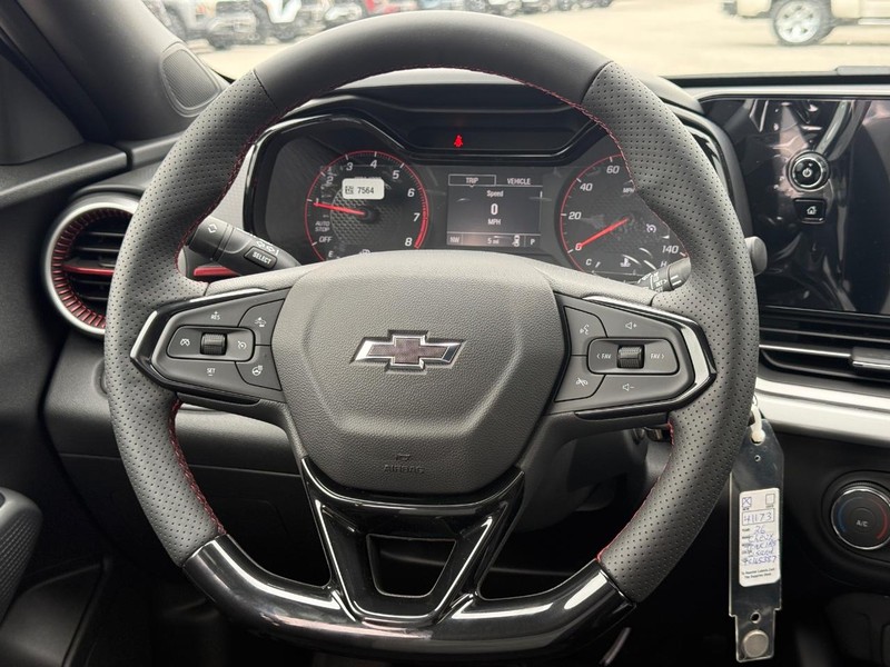 Chevrolet Trax Vehicle Full-screen Gallery Image 8