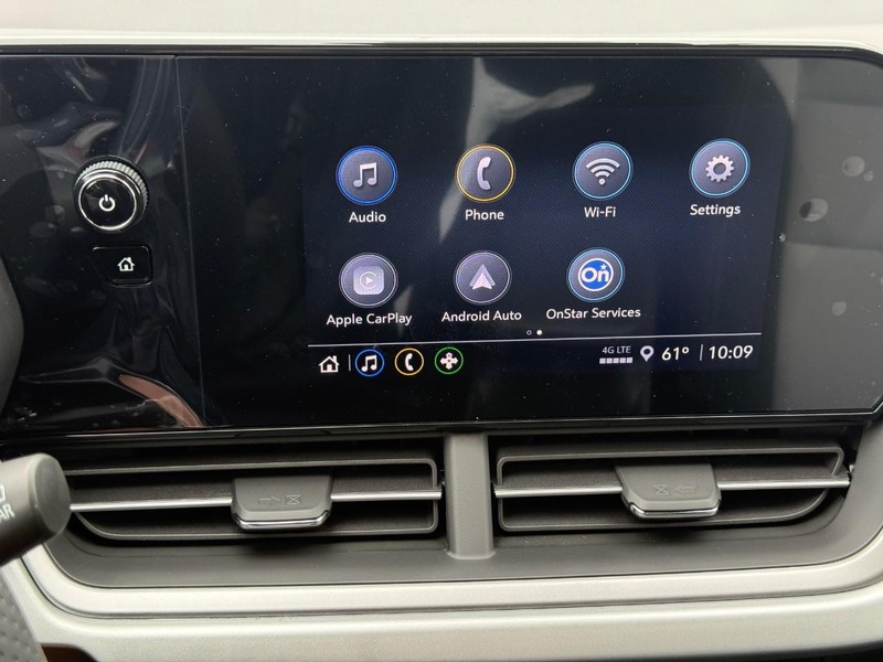 Chevrolet Trax Vehicle Full-screen Gallery Image 11