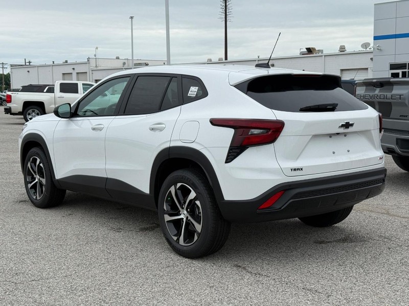 Chevrolet Trax Vehicle Full-screen Gallery Image 3