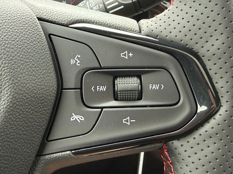 Chevrolet Trax Vehicle Full-screen Gallery Image 10