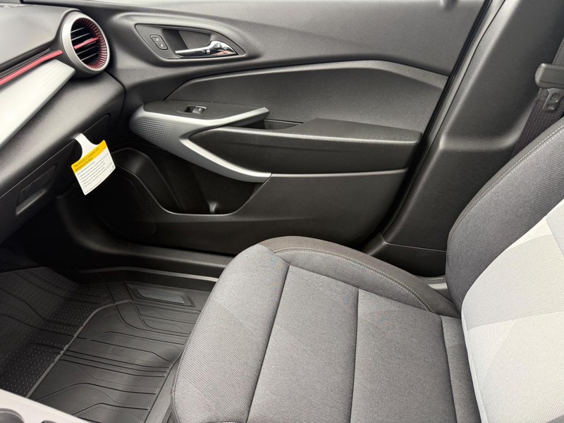 Chevrolet Trax Vehicle Full-screen Gallery Image 15