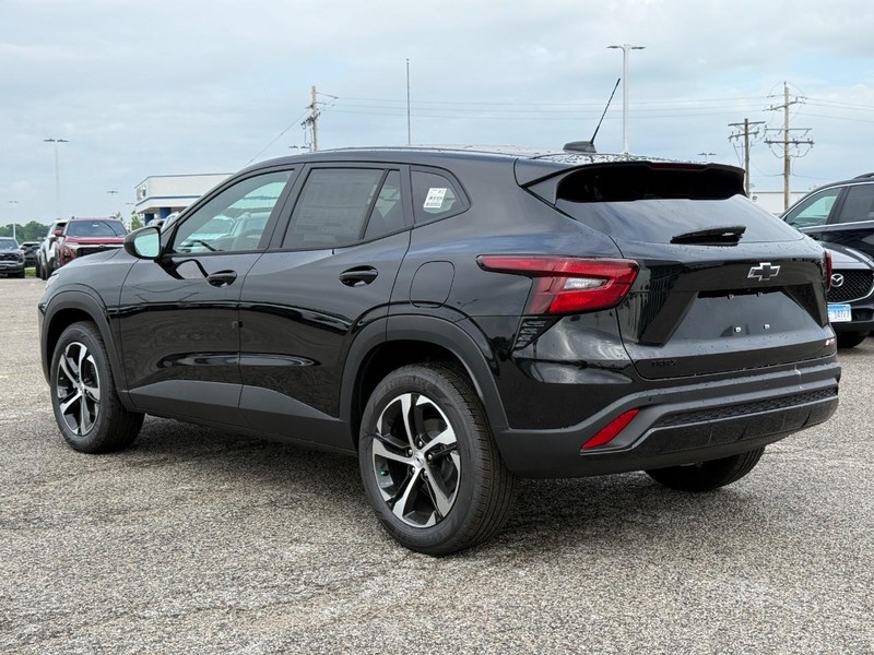 Chevrolet Trax Vehicle Full-screen Gallery Image 3
