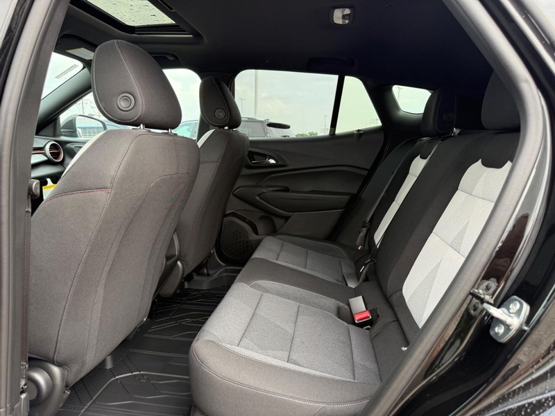 Chevrolet Trax Vehicle Full-screen Gallery Image 5