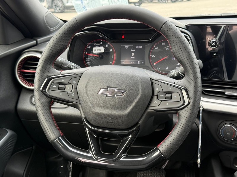 Chevrolet Trax Vehicle Full-screen Gallery Image 8