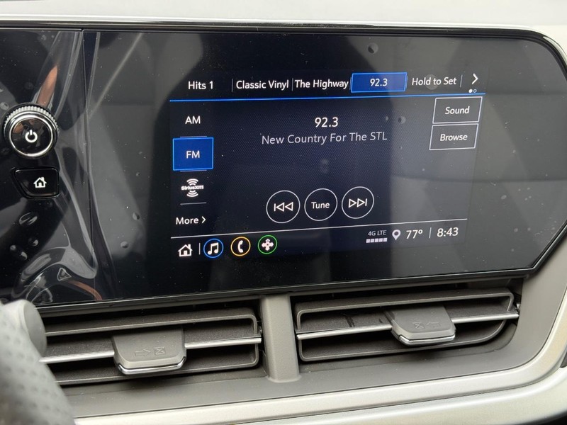 Chevrolet Trax Vehicle Full-screen Gallery Image 11