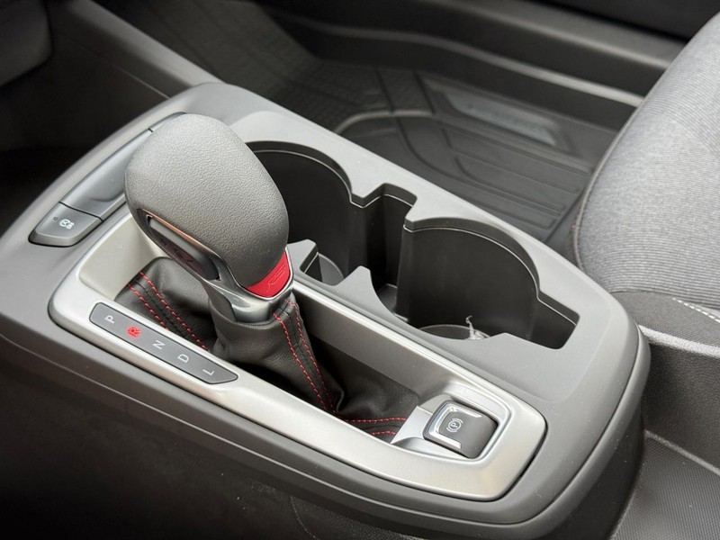 Chevrolet Trax Vehicle Full-screen Gallery Image 14