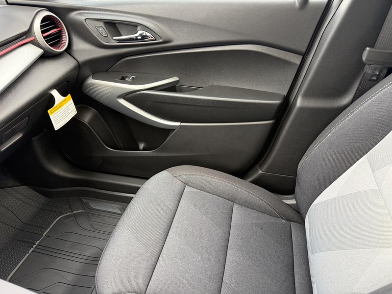 Chevrolet Trax Vehicle Full-screen Gallery Image 15
