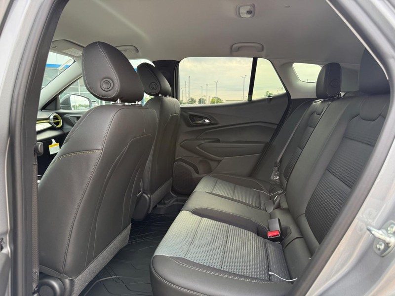 Chevrolet Trax Vehicle Full-screen Gallery Image 5