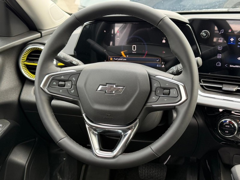 Chevrolet Trax Vehicle Full-screen Gallery Image 7
