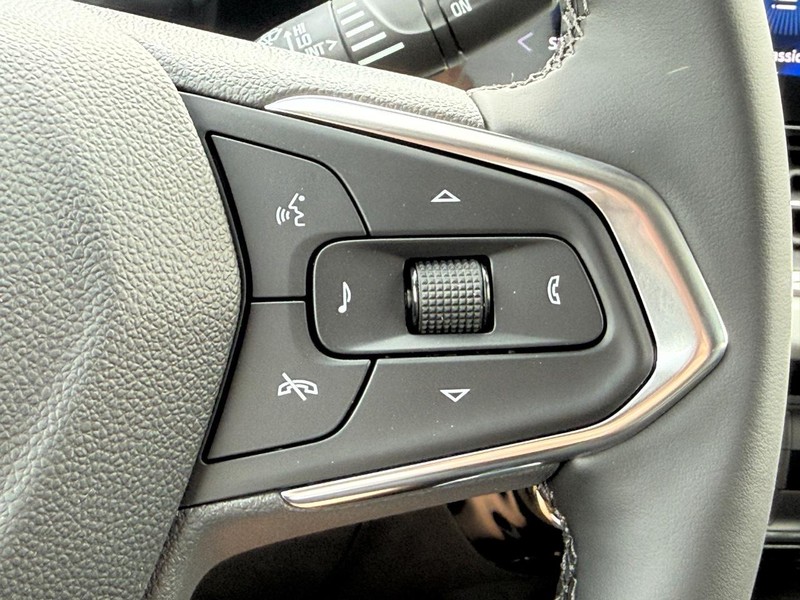 Chevrolet Trax Vehicle Full-screen Gallery Image 9