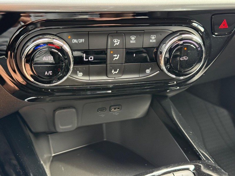 Chevrolet Trax Vehicle Full-screen Gallery Image 12