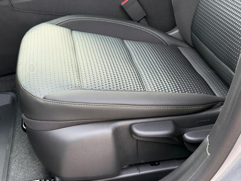 Chevrolet Trax Vehicle Full-screen Gallery Image 16