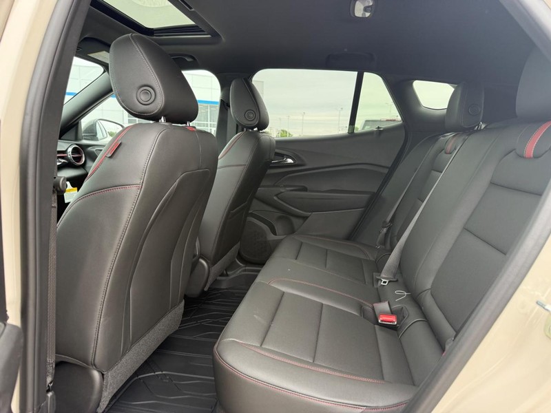 Chevrolet Trax Vehicle Full-screen Gallery Image 5
