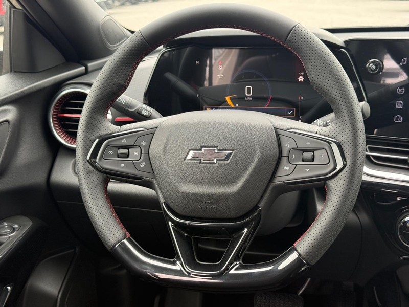 Chevrolet Trax Vehicle Full-screen Gallery Image 8