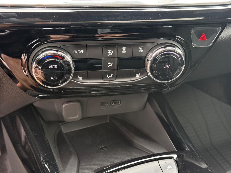 Chevrolet Trax Vehicle Full-screen Gallery Image 14