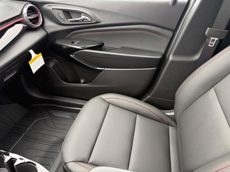 Chevrolet Trax Vehicle Full-screen Gallery Image 16