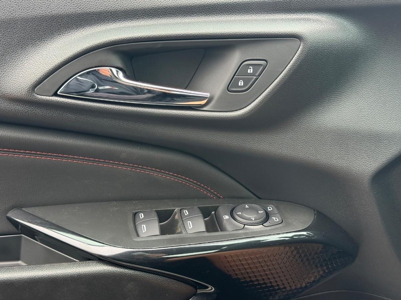 Chevrolet Trax Vehicle Full-screen Gallery Image 17