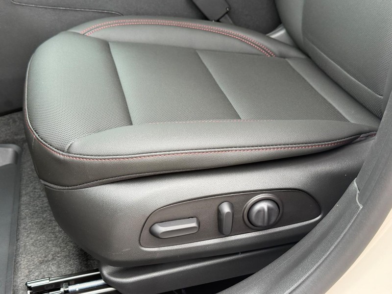 Chevrolet Trax Vehicle Full-screen Gallery Image 18