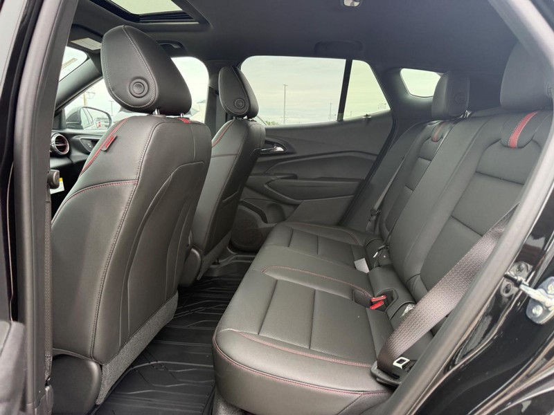 Chevrolet Trax Vehicle Full-screen Gallery Image 5