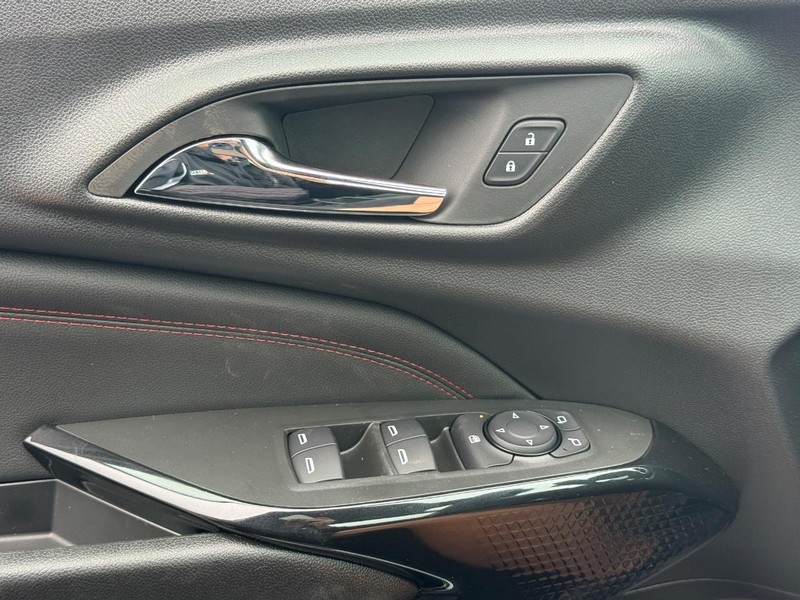 Chevrolet Trax Vehicle Full-screen Gallery Image 17